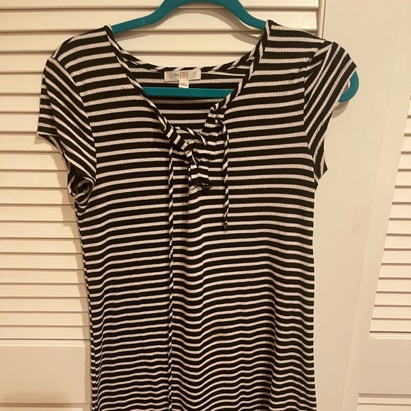 Black and White Stripped Dress - Picture 1 of 3